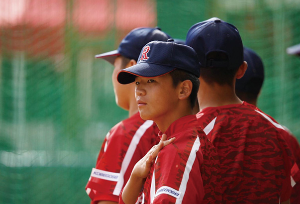 �Ԑ����L����싅�`�[���uREDSTAR�v������